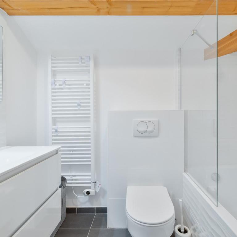 Appartement neuf avec terrasse et parking, jusqu'à 7 personnes - Three-Bedroom Apartment - 10
