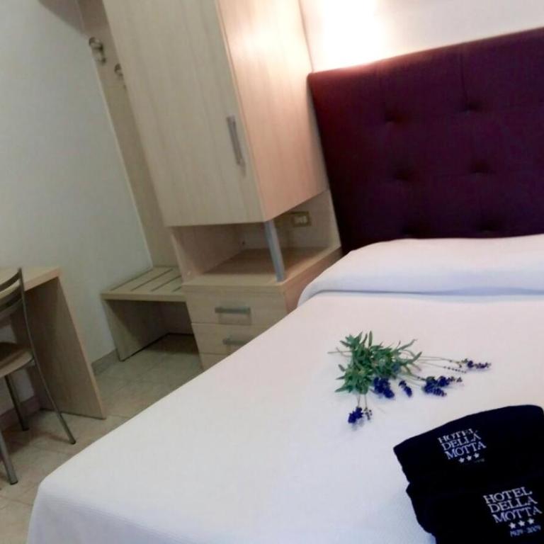Hotel Della Motta - Camera Standard Matrimoniale/Doppia con Letti Singoli - 8