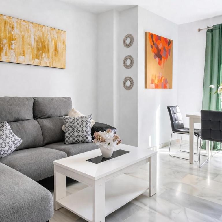 Bright Apartment with 2 Bathrooms, Central Malaga - Apartamento de 2 dormitorios - 1