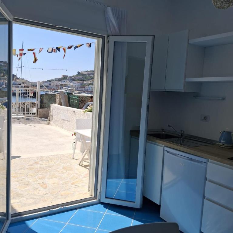 Sinfonia del Mare, lovely open space and small courtyard - Appartamento con 1 Camera da Letto - 3