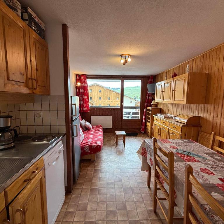 Appartement cosy aux Saisies, 5 pers, 27m², balcon, proche pistes et commerces - Studio - 9