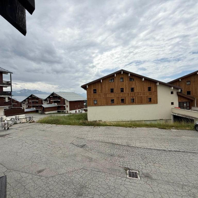 Appartement cosy aux Saisies, 5 pers, 27m², balcon, proche pistes et commerces - Studio - 18