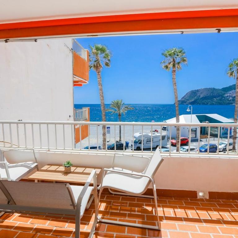 Beachfront Bliss, Terrace & Stunning Sea Views - Two-Bedroom Apartment - 12