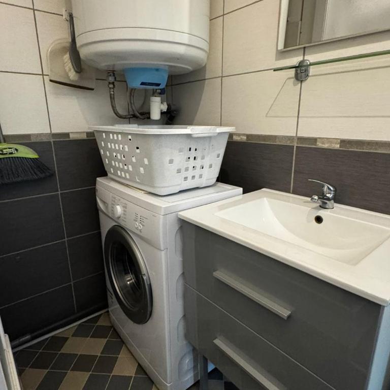 Appartement 2** avec loggia, parking, à 5 min de la plage - Argelès-sur-Mer - FR-1-732-10 - Appartement - 21