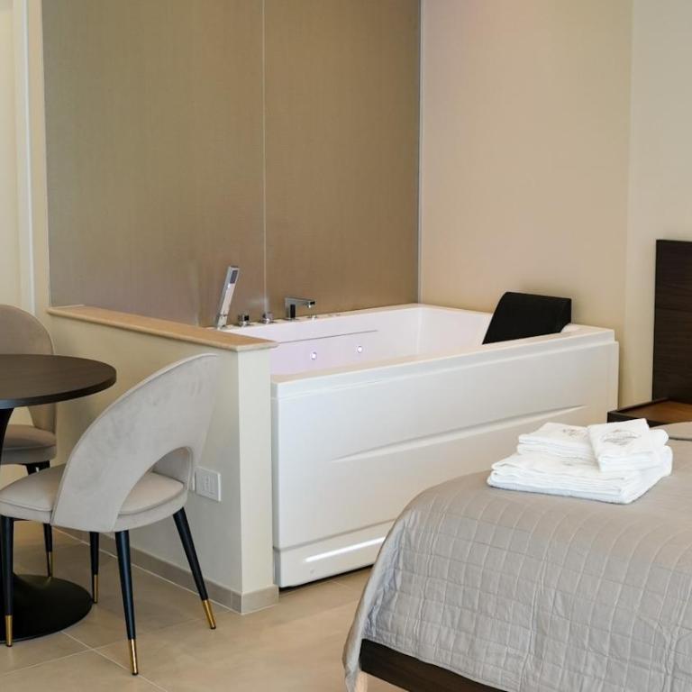 Manoli Luxury Rooms - Camera Deluxe - 2
