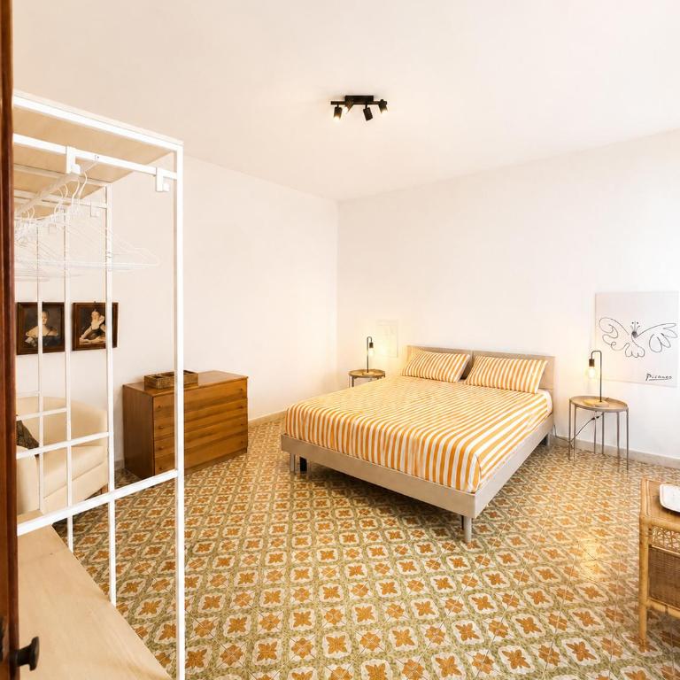 Elicriso vacanze nel centro di Santa Teresa Gallura con ampia veranda esterna - Three-Bedroom House - 1