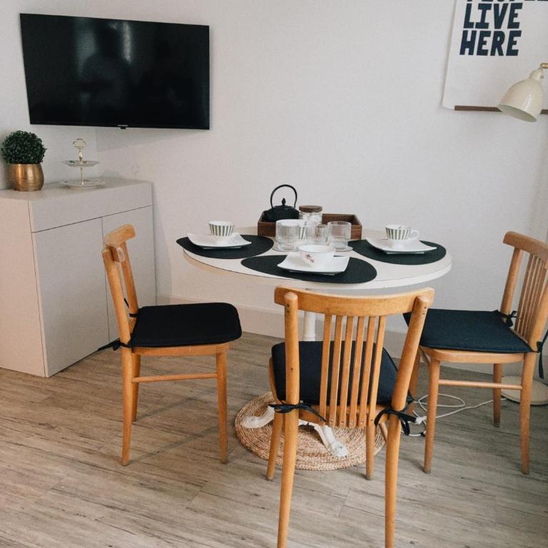 Vue Château ,Centre Ville , Loire, Maison Commire , climatisé - Appartement 1 Chambre - 9