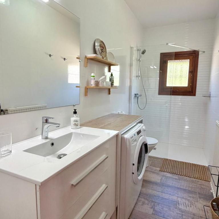 Bohemian villa with pool & mountain view - Villa de 3 dormitorios - 15