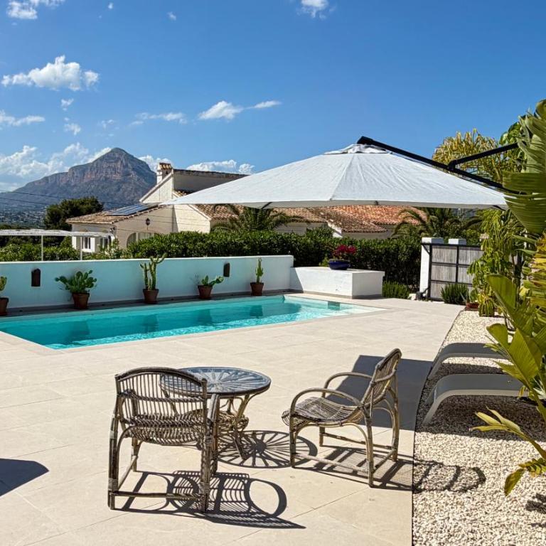 Bohemian villa with pool & mountain view - Villa de 3 dormitorios - 36