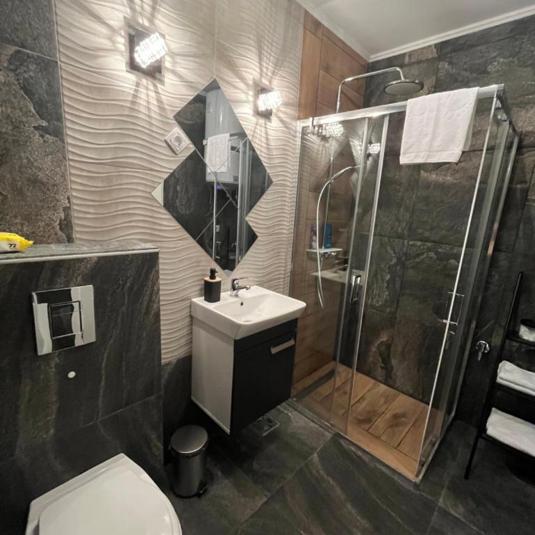 B eleven - Two-Bedroom Apartment - 20