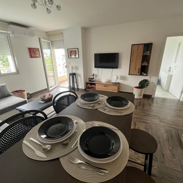 B eleven - Two-Bedroom Apartment - 27
