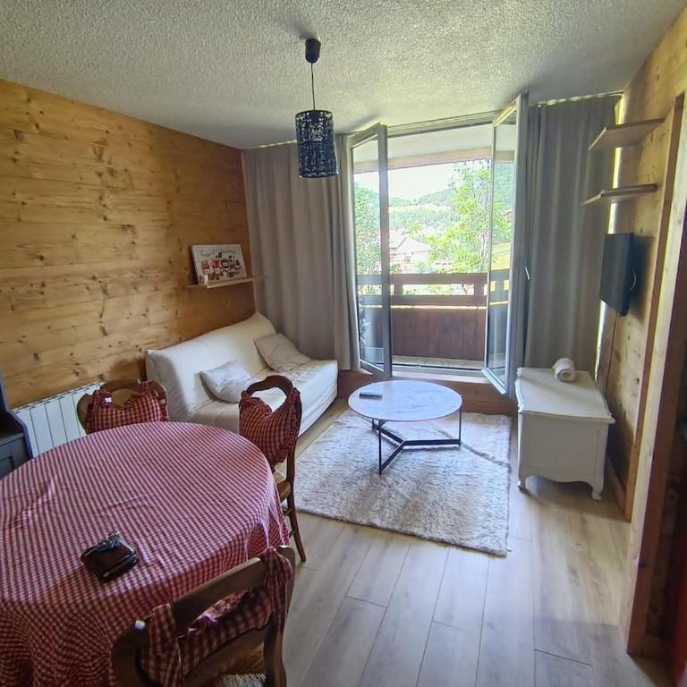 Cocon 2 à 4 personnes refait à neuf VUE MONTAGNE - Appartement 2 Chambres - 1
