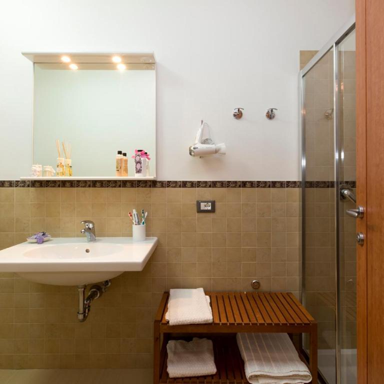 La Finestra Sul Golfo Affittacamere - Camera Matrimoniale con Bagno Privato Esterno - 7