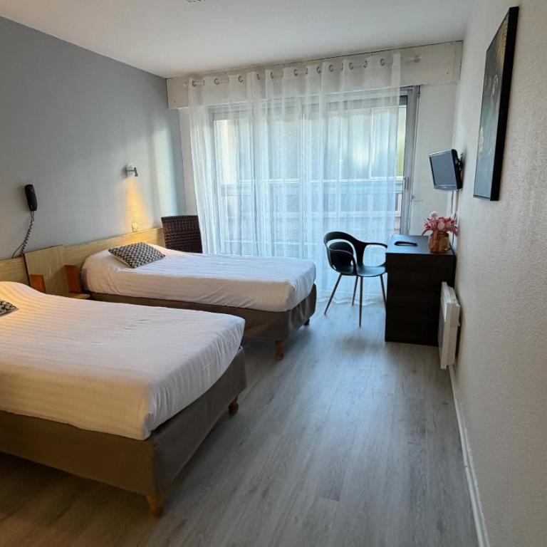 Hotel Bains Sarrailh - Chambre Lits Jumeaux pour Personnes à Mobilité Réduite - 1