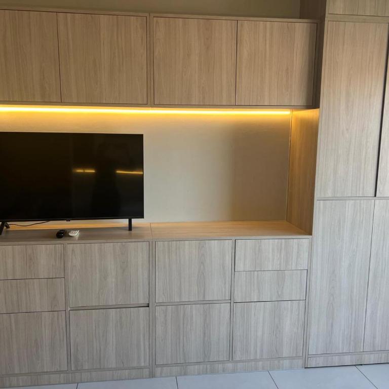 ZONA VIP elegante y comodo APARTAMENTO FAMILIAR CON BALCON y hermosa vista a la calle, canal isuto zona equipetrol - One-Bedroom Apartment - 6