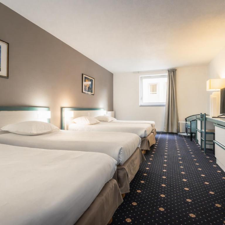 Hôtel Paradis - Chambre Quadruple Classique - 11