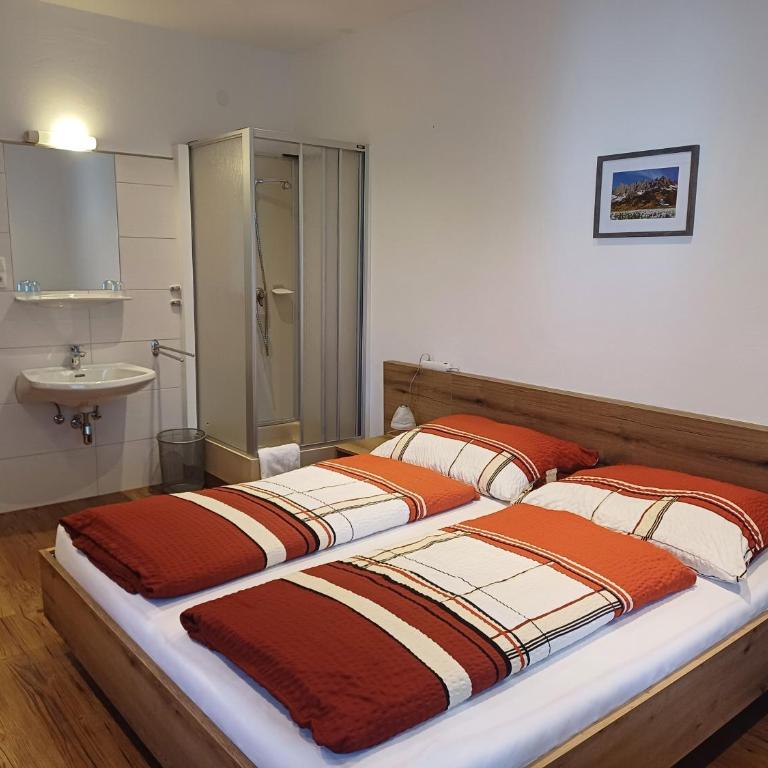 Landhaus Fingerhof - Apartment with Garden View - 1