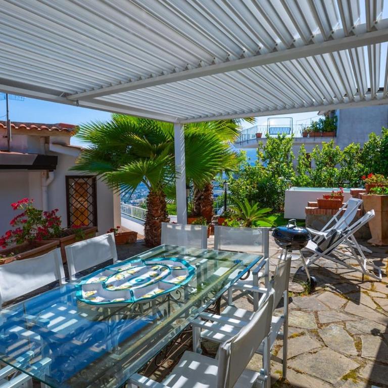 Spacious Sorrento Villa with Pool, Jacuzzi & Panoramic Sea View - Villa - 2