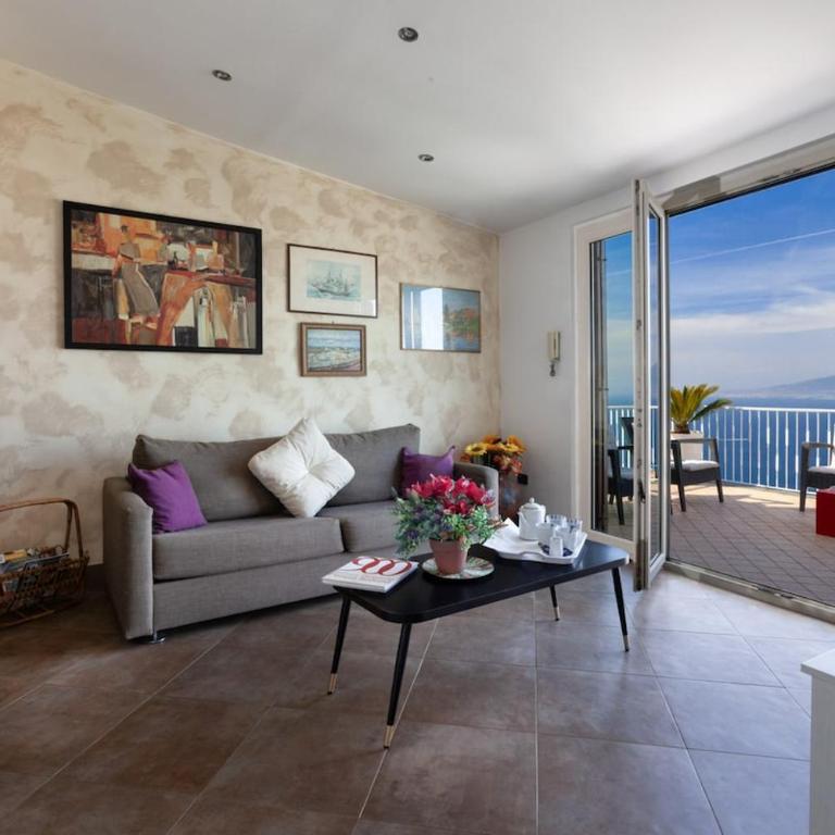 Spacious Sorrento Villa with Pool, Jacuzzi & Panoramic Sea View - Villa - 4