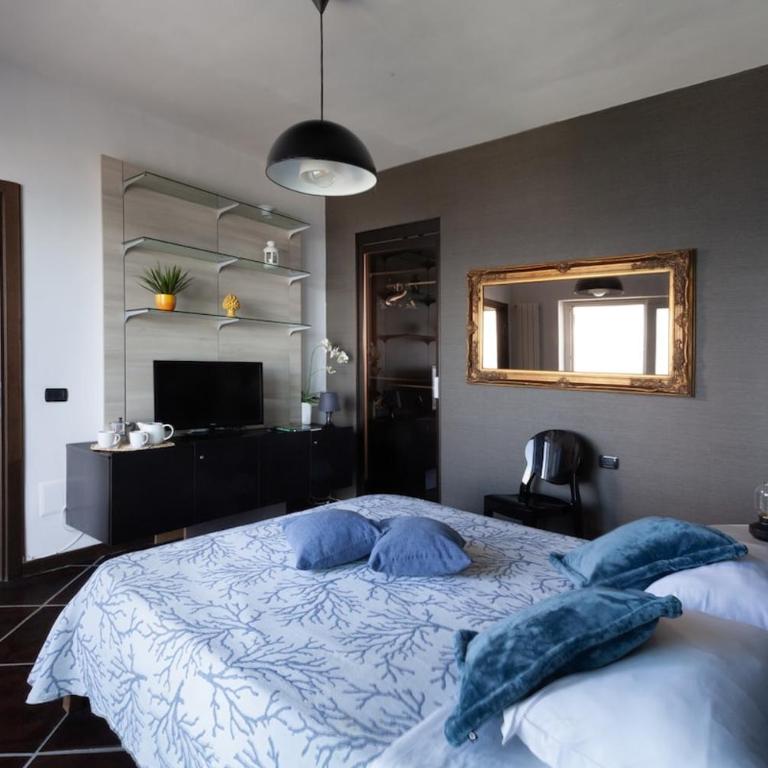 Spacious Sorrento Villa with Pool, Jacuzzi & Panoramic Sea View - Villa - 5