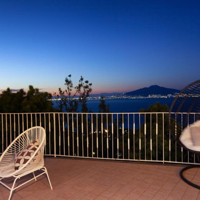 Spacious Sorrento Villa with Pool, Jacuzzi & Panoramic Sea View - Villa - 10
