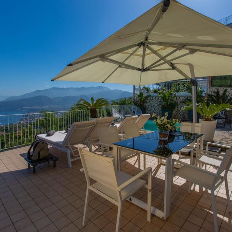 Spacious Sorrento Villa with Pool, Jacuzzi & Panoramic Sea View - Villa - 26