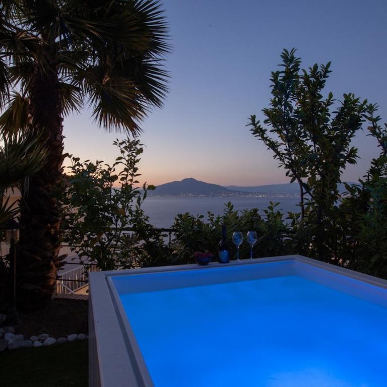 Spacious Sorrento Villa with Pool, Jacuzzi & Panoramic Sea View - Villa - 28