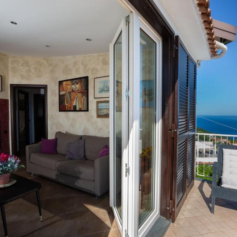 Spacious Sorrento Villa with Pool, Jacuzzi & Panoramic Sea View - Villa - 32