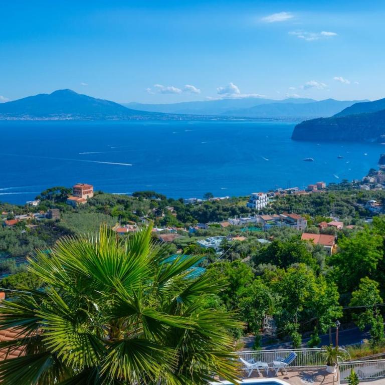 Spacious Sorrento Villa with Pool, Jacuzzi & Panoramic Sea View - Villa - 35