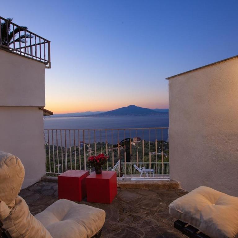 Spacious Sorrento Villa with Pool, Jacuzzi & Panoramic Sea View - Villa - 37