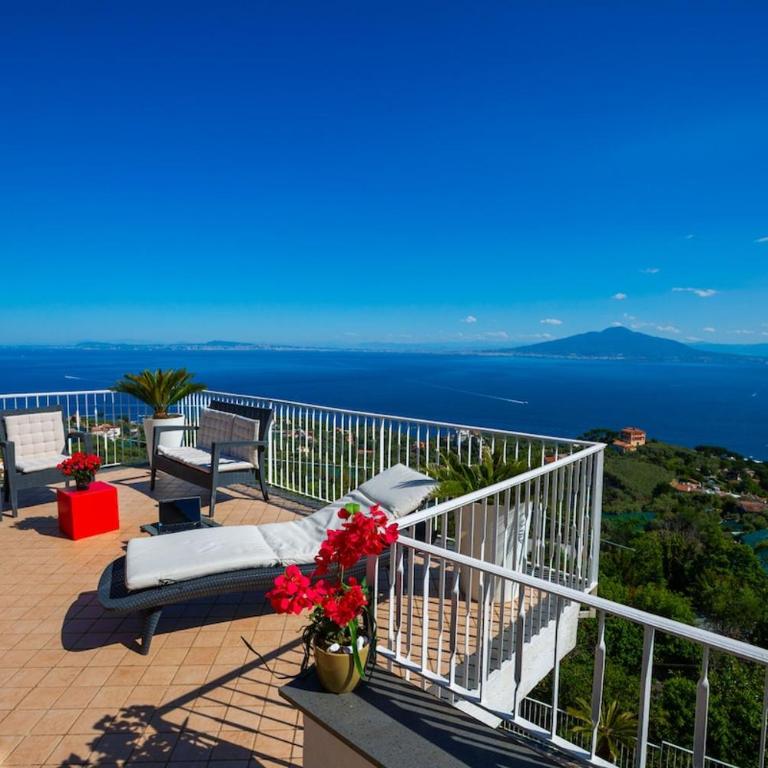 Spacious Sorrento Villa with Pool, Jacuzzi & Panoramic Sea View - Villa - 52