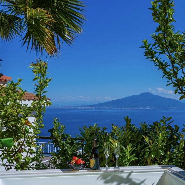Spacious Sorrento Villa with Pool, Jacuzzi & Panoramic Sea View - Villa - 61