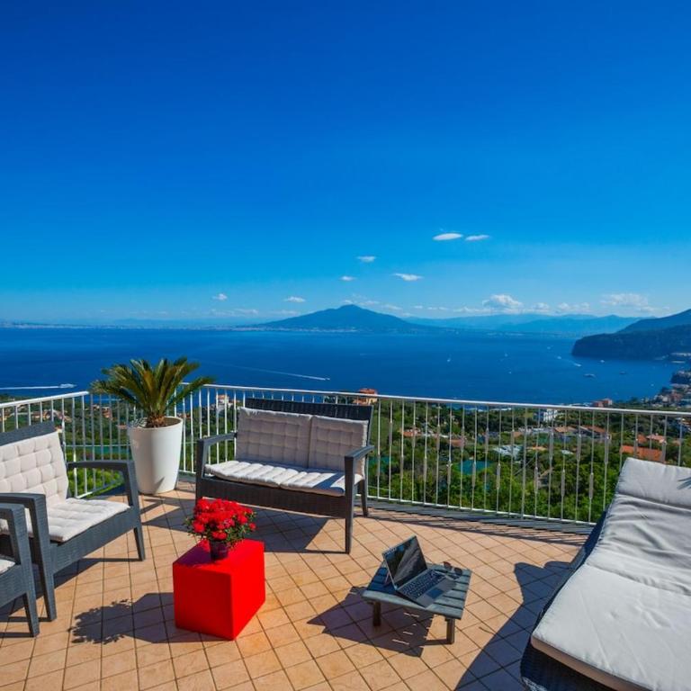 Spacious Sorrento Villa with Pool, Jacuzzi & Panoramic Sea View - Villa - 71
