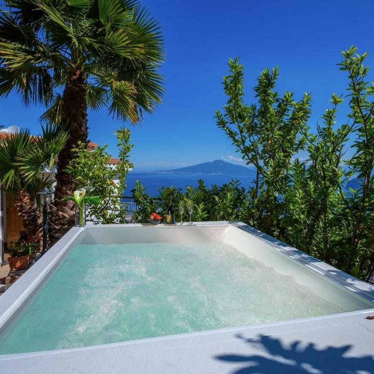 Spacious Sorrento Villa with Pool, Jacuzzi & Panoramic Sea View - Villa - 78