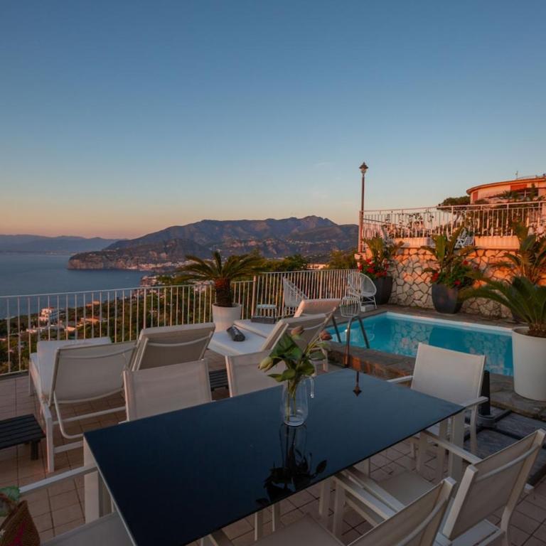 Spacious Sorrento Villa with Pool, Jacuzzi & Panoramic Sea View - Villa - 79