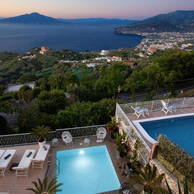 Spacious Sorrento Villa with Pool, Jacuzzi & Panoramic Sea View - Villa - 80