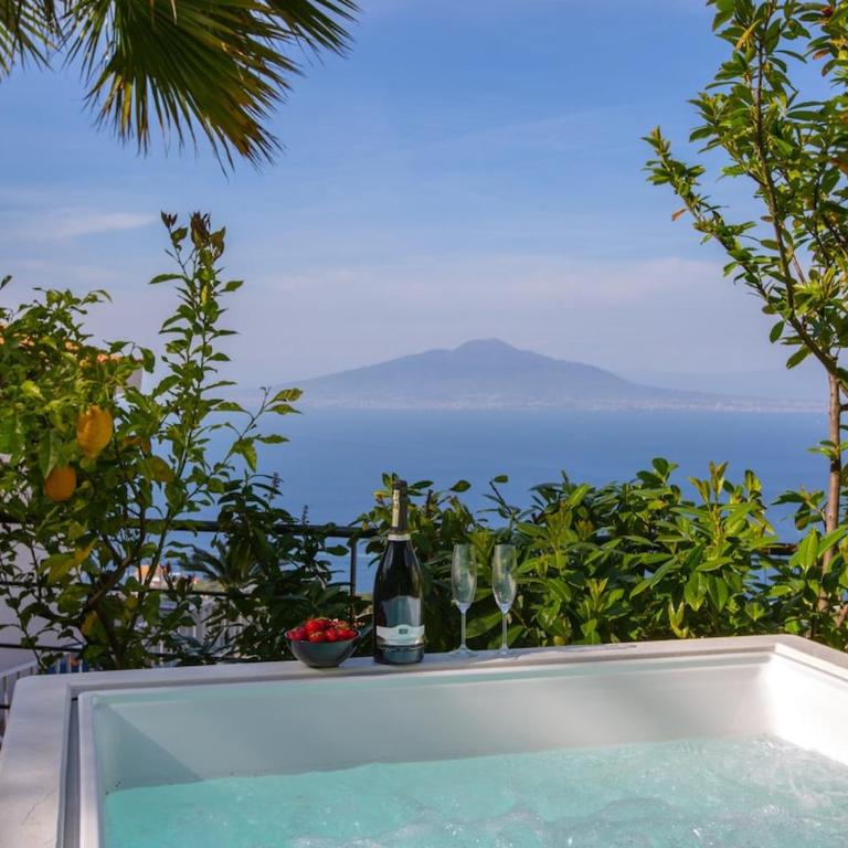 Spacious Sorrento Villa with Pool, Jacuzzi & Panoramic Sea View - Villa - 84