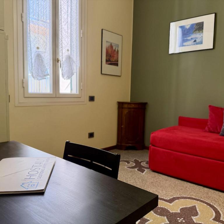 HOST4U - Honey's Home with Balcony and Garden in Imperia City Center - Appartamento con 2 Camere da Letto - 3
