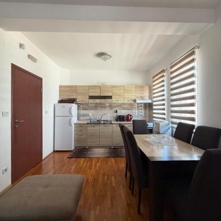 Curanovic Residence - One-Bedroom Apartment - 5