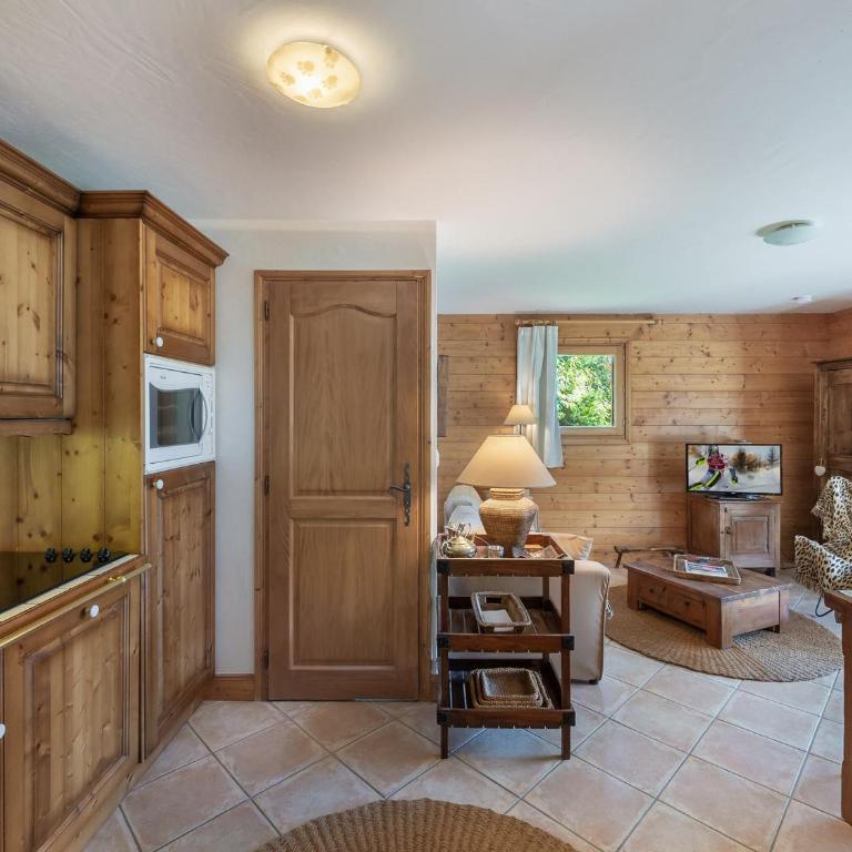 Appartement lumineux avec terrasse sud, proche pistes, parking - FR-1-566-64 - Appartement - 1