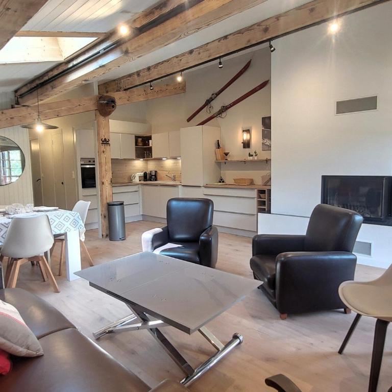 Penthouse rénové pour 6 avec balcon et cheminée - FR-1-598-171 - Apartment - 1