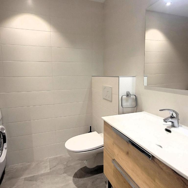 Penthouse rénové pour 6 avec balcon et cheminée - FR-1-598-171 - Apartment - 12