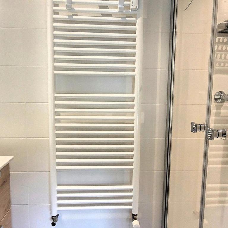 Penthouse rénové pour 6 avec balcon et cheminée - FR-1-598-171 - Apartment - 13