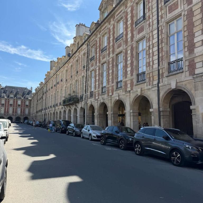 Elegant Studio Marais Place des Vosges - Appartement - 13