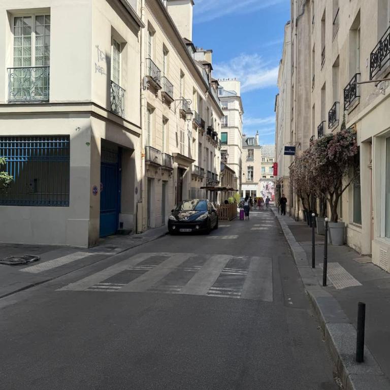 Elegant Studio Marais Place des Vosges - Appartement - 15