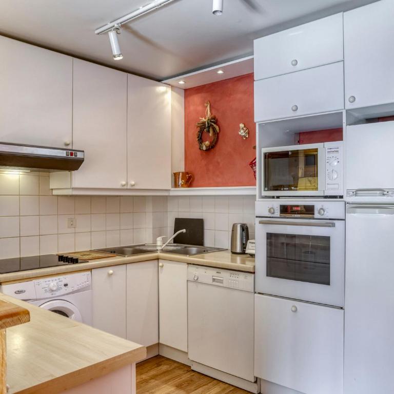 Appartement à Megève, 3 chambres, proche centre, piscine, tennis, cheminée, parking, classé 3 étoiles - FR-1-453-139 - Apartment (6 Erwachsene) - 12