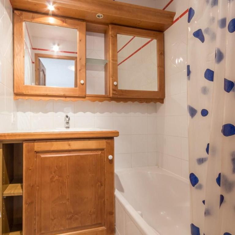 Appartement lumineux au calme avec balcon et accès skis aux pieds - FR-1-346-397 - Appartement - 18