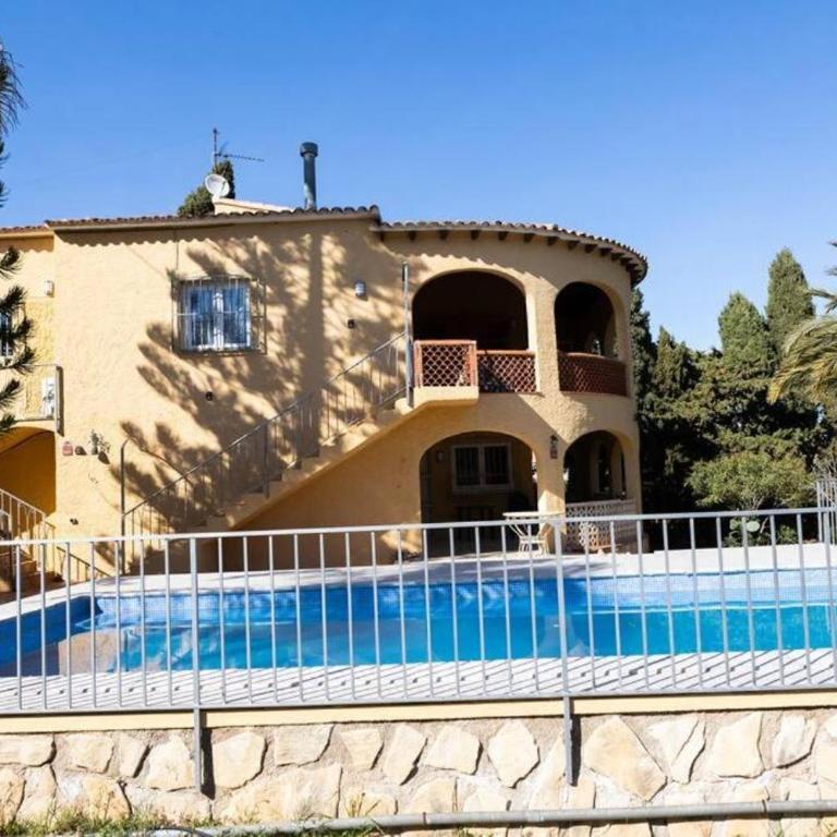 Cosy house with a private pool and garden - Chalet - 1