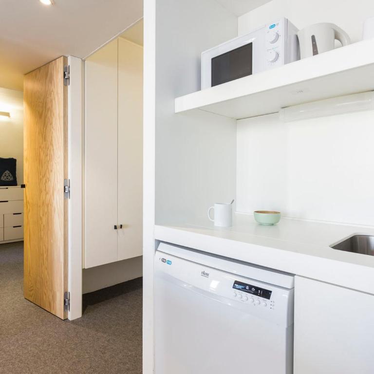 Appartement rénové calme 3 pièces 54m² avec balcon, TV et Wifi - FR-1-346-306 - Appartement - 13