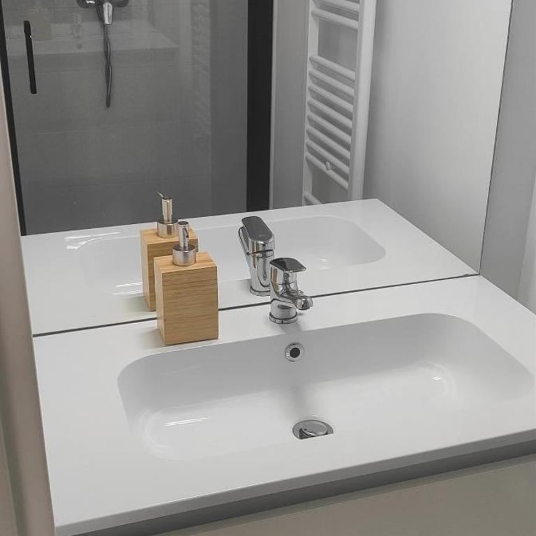 Appartement 4 étoiles entre mer et centre ville - Three-Bedroom Apartment with Balcony - 7